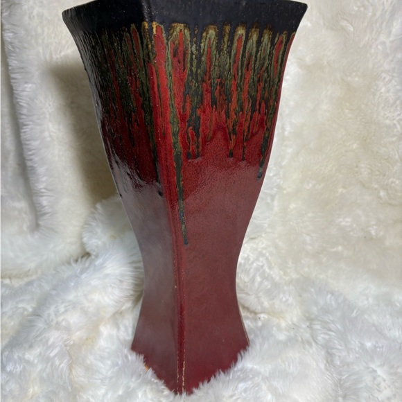 Bombay Red and Black Ceramic Vase - Picture 6 of 9